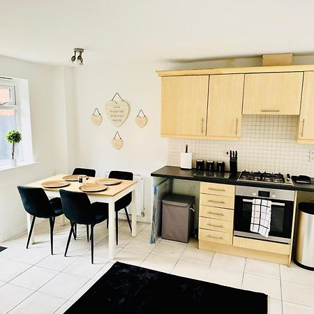 Harmony House 3 Bedroom New Build For Families, Contractors, Black Country Museum Sleeps 6 Tipton Exterior photo