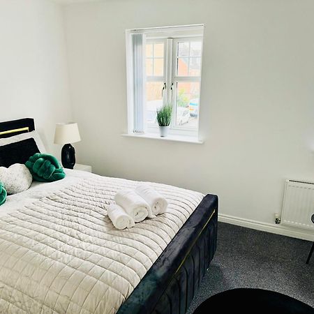Harmony House 3 Bedroom New Build For Families, Contractors, Black Country Museum Sleeps 6 Tipton Exterior photo