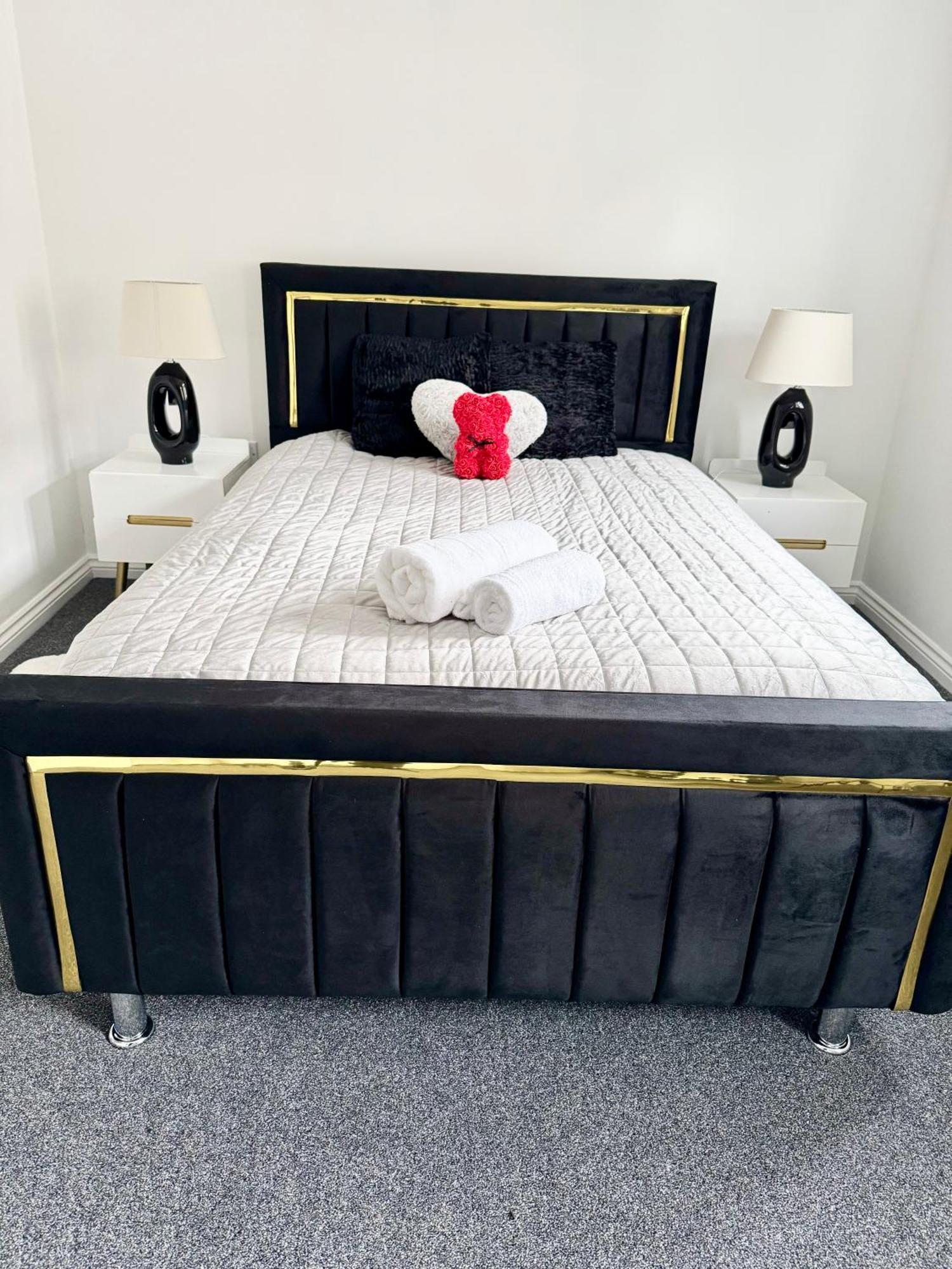 Harmony House 3 Bedroom New Build For Families, Contractors, Black Country Museum Sleeps 6 Tipton Exterior photo