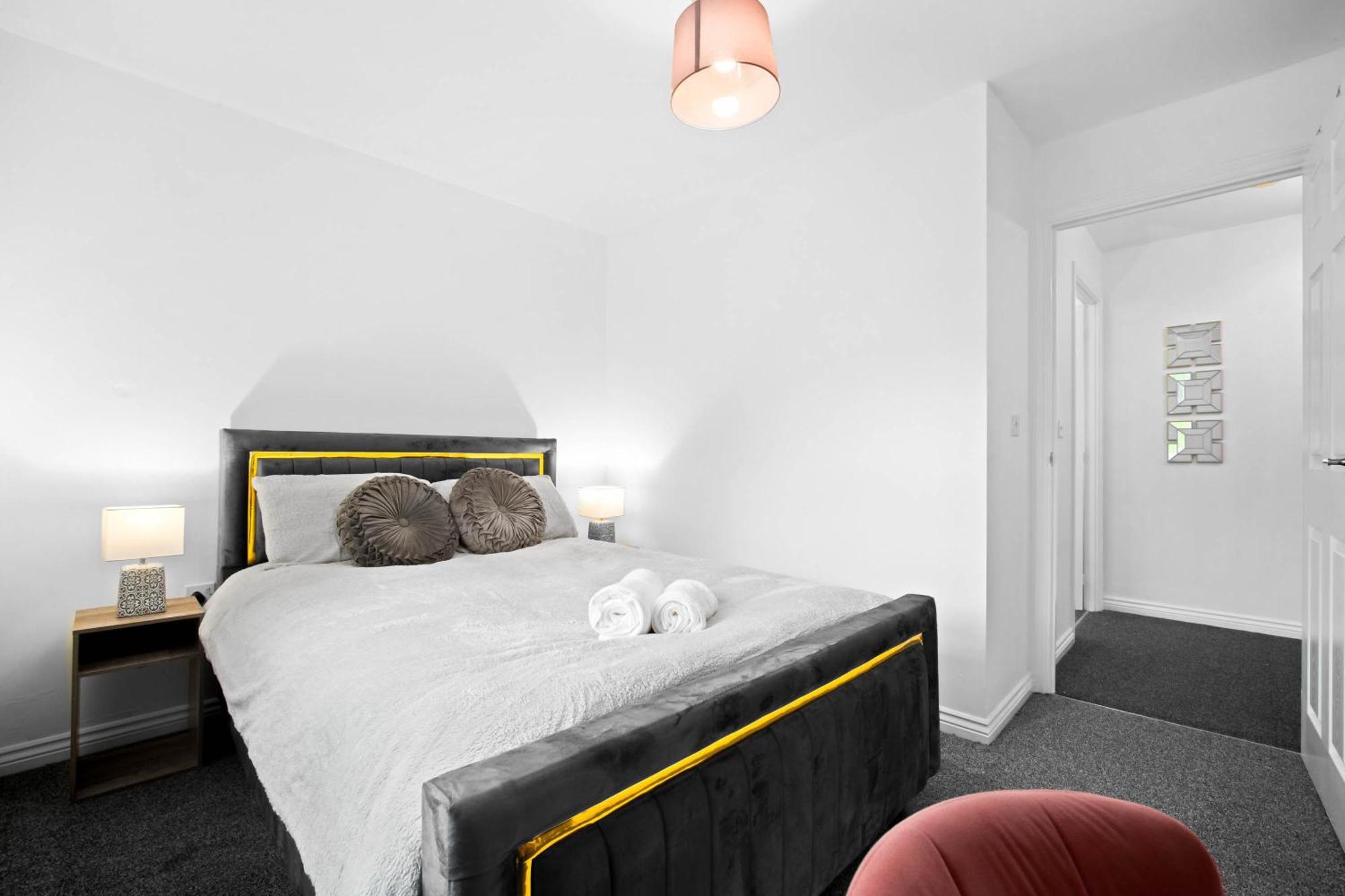 Harmony House 3 Bedroom New Build For Families, Contractors, Black Country Museum Sleeps 6 Tipton Exterior photo