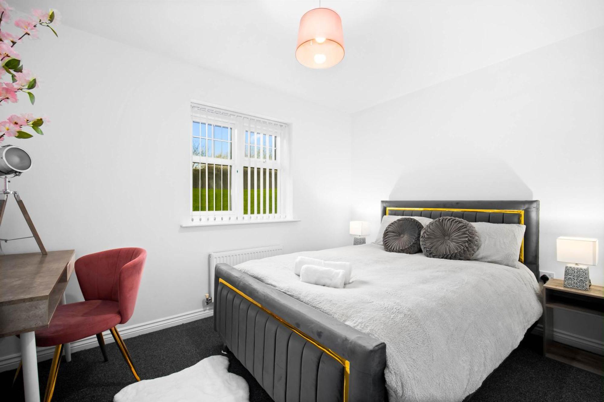 Harmony House 3 Bedroom New Build For Families, Contractors, Black Country Museum Sleeps 6 Tipton Exterior photo