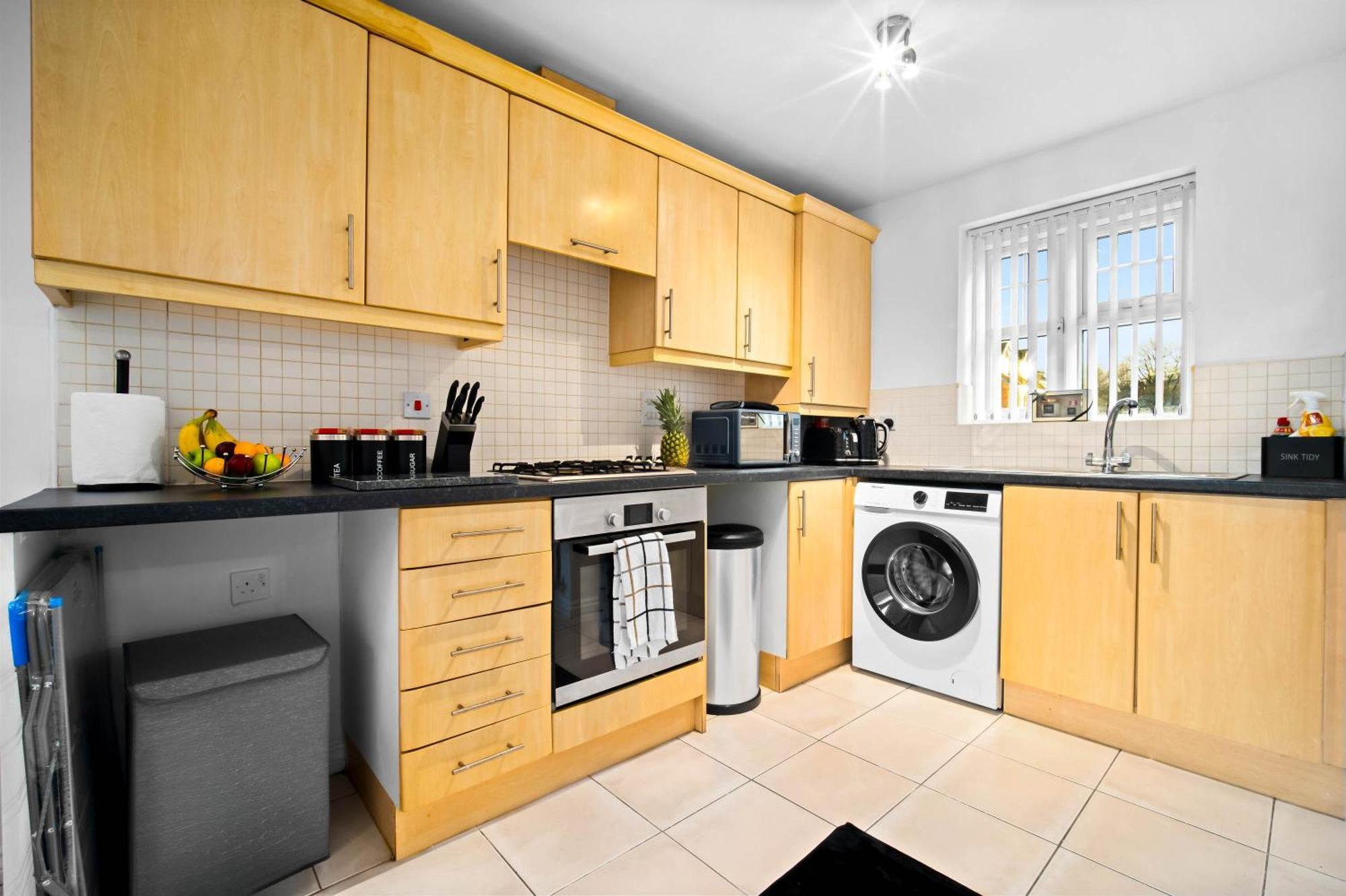 Harmony House 3 Bedroom New Build For Families, Contractors, Black Country Museum Sleeps 6 Tipton Exterior photo